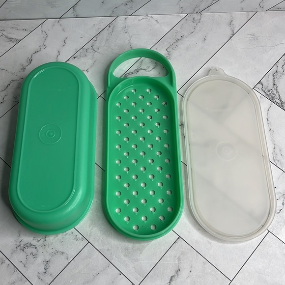 Vintage Tupperware Cheese Grater Shredder Jadeite Green/lid 1375-8,1376-8,1374-6 - Picture 4 of 10